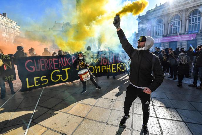 Trong buổi trình diễn "áo vàng" ở Montpellier, Thứ Bảy, ngày 9 tháng 11.