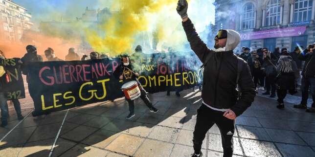 Plusieurs centaines de "gilets jaunes" ont défilé à Montpellier dans une ambiance tendue