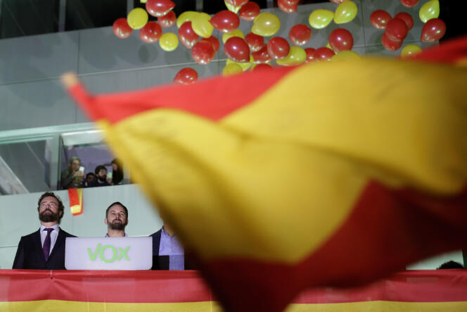 Le leader de Vox, Santiago Abascal (deuixème en partant de gauche), après les élections du 10 novembre, à Madrid.