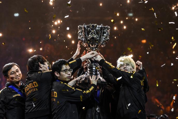 E Sport Funplus Phoenix Prive Les Europeens De G2 Du Titre Sur League Of Legends