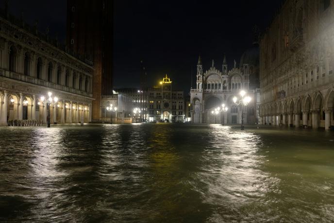 La place Saint-Marc, à Venise, en Italie, le 12 novembre.