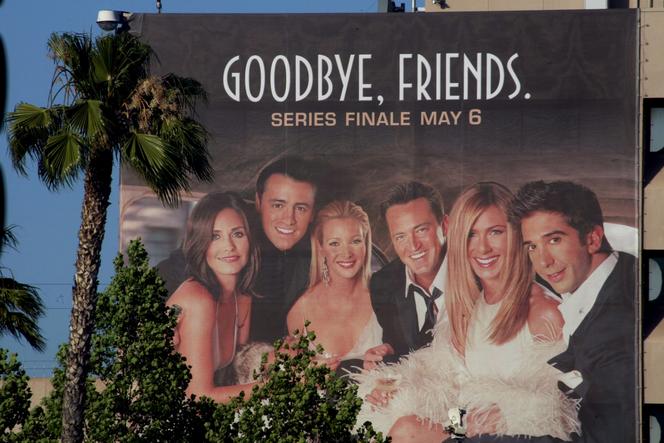 Panneau d’affichage géant pour la promotion du dernier épisode de la série « Friends », qui s’est achevée le 6 mai 2004.