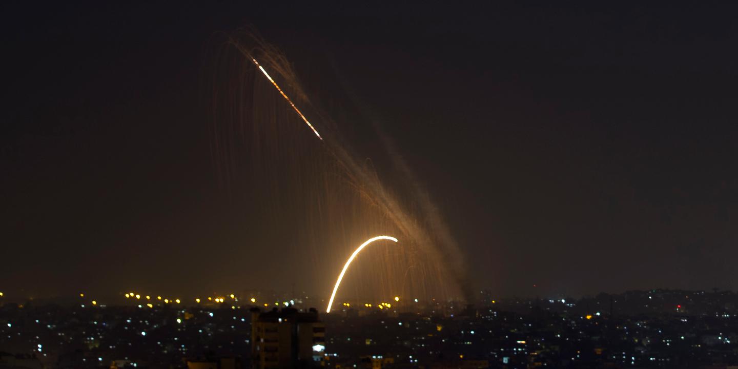 Seize morts dans de nouvelles frappes sur Gaza, salves de roquettes sur Israël