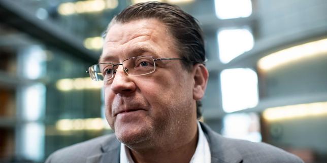 Le président AfD de la commission de la justice du Bundestag démis de ses fonctions
