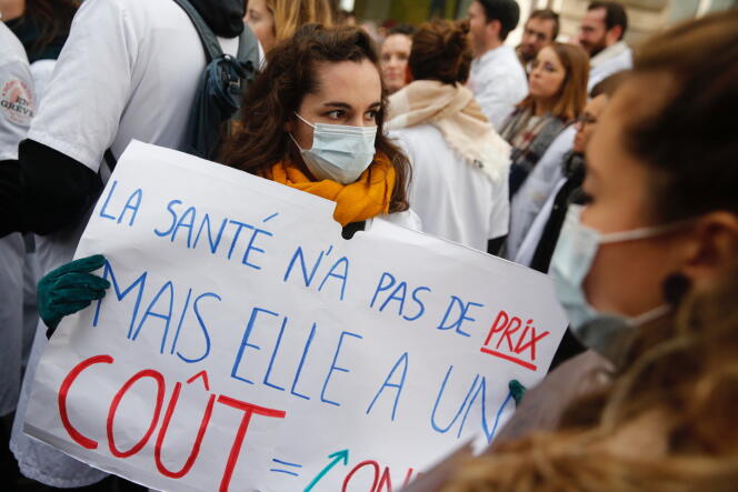 Mobilisation nationale des personnels soignants pour la défense de l'hôpital public, à Paris, le 14 novembre.