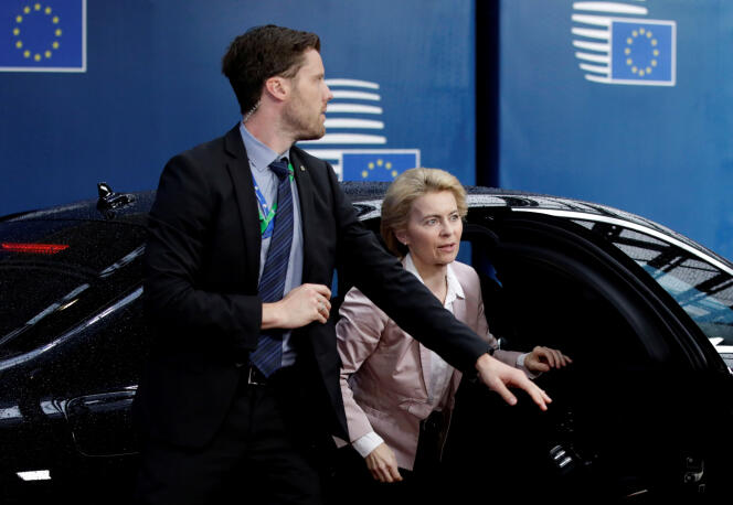 La nouvelle présidente de la Commission européenne, Ursula von der Leyen arrive au sommet européen de Bruxelles, le 18 octobre.