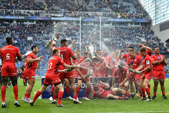 Owen Farrell Pour les Saracens, le champagne de mai, lors de leur victoire en Coupe d’Europe, est désormais loin.