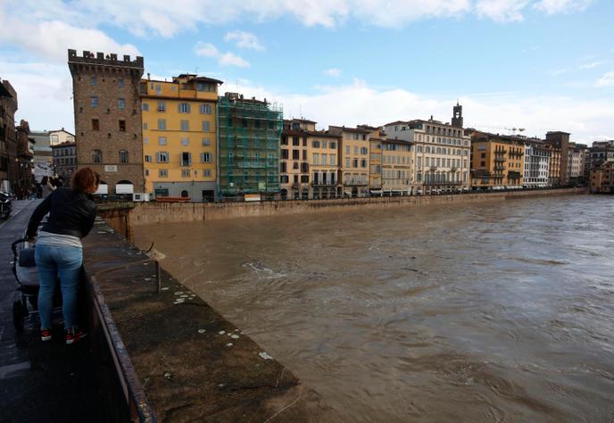 Il fiume Arno, a Firenze, il 17 novembre.