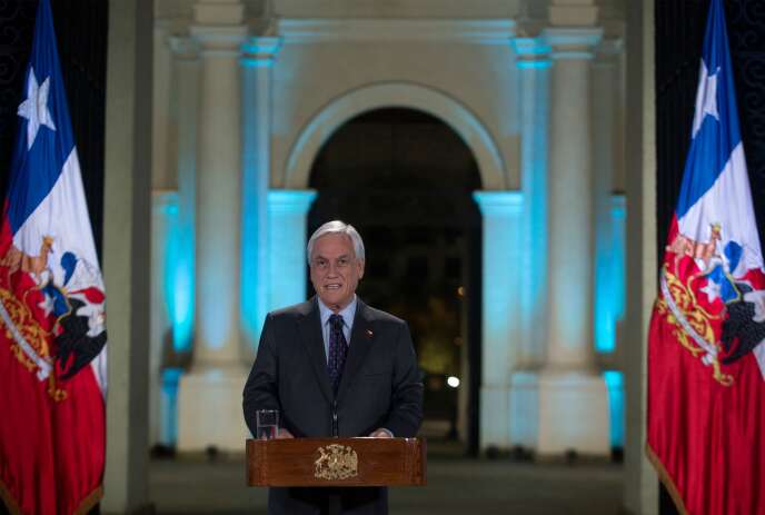 Sebastian Piñera, le président chilien, dans son allocution télévisée à Santiago, le 17 novembre.