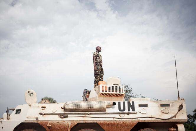 Un soldat tanzanien de la Minusca à Gamboula, en Centrafrique, le 6 juillet 2018.