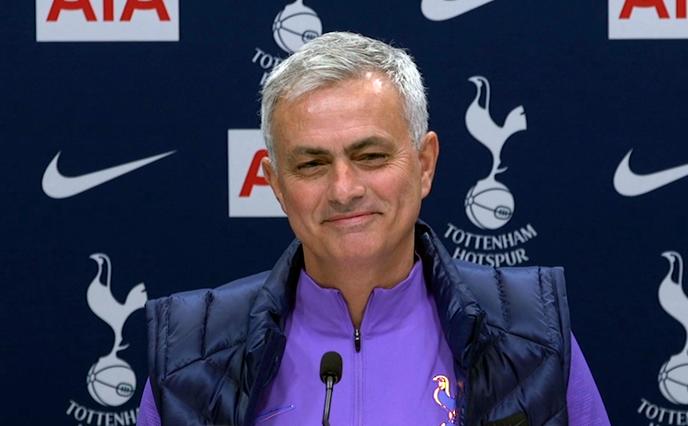 Lors de la conférence de presse d’intronisation de José Mourinho, jeudi 21 novembre.
