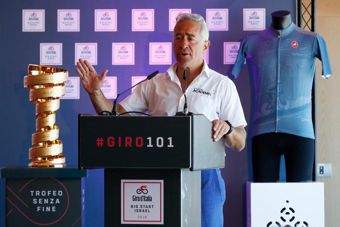 Sylvan Adams lors d’une conférence de presse à propos du départ du Giro d’Italie prévu à Jérusalem Ouest, ici à Tel-Aviv, le 22 avril 2018.