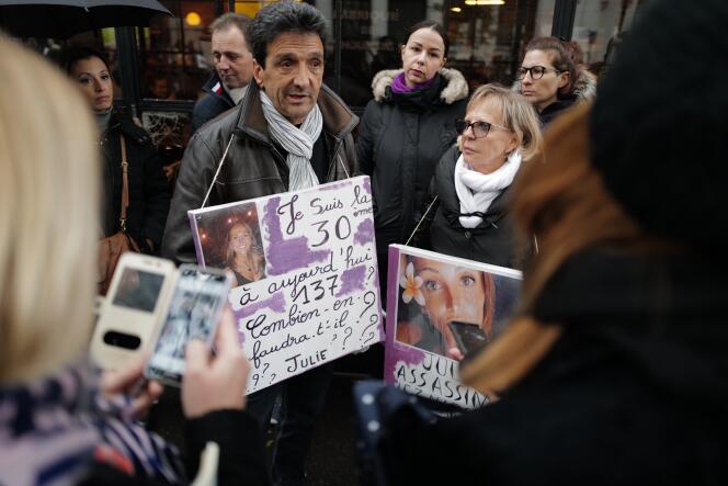 Lucien Douib, père de Julie Douib, tuée en Corse le 3 mars 2019, était présent à la manifestation parisienne.
