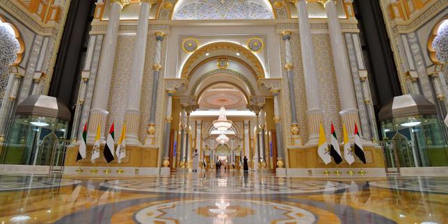 Le palais d’Abou Dhabi, « Versailles du Proche-Orient », grand œuvre d’un décorateur vendéen