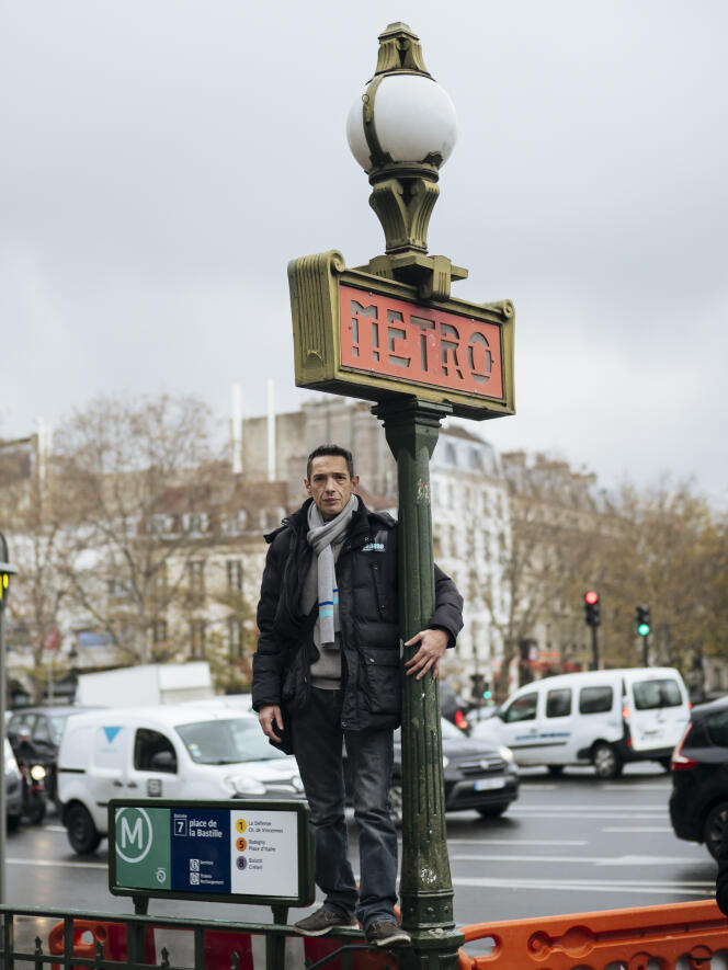 Fabrice Nunez, 47 ans, conducteur de metro RATP (ligne 5), place de la Bastille à Paris.