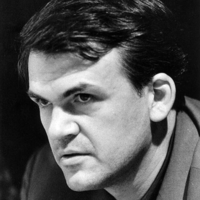 L’écrivain Milan Kundera, en juin 1967.
