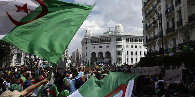 Algérie : « Nous sommes des zombies qui envahissons les rues pour manger du corrompu »
