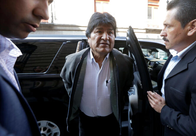 Evo Morales se rend à une conférence de presse à Mexico, le 27 novembre.