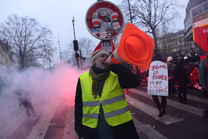 Manifestation à Paris contre la reforme des retraites, le 5 décembre.