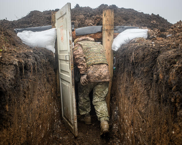 La tranchée de Zolote, nouvellement creusée par les forces ukrainiennes après la création d’une « zone tampon » avec les forces séparatistes.