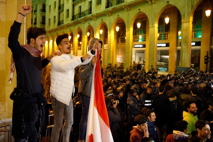 « Il est temps d’inverser le processus comme le réclament à cor et à cri les manifestants depuis le 17 octobre » (Photo: manifestation à Beyrouth, le 8 décembre).
