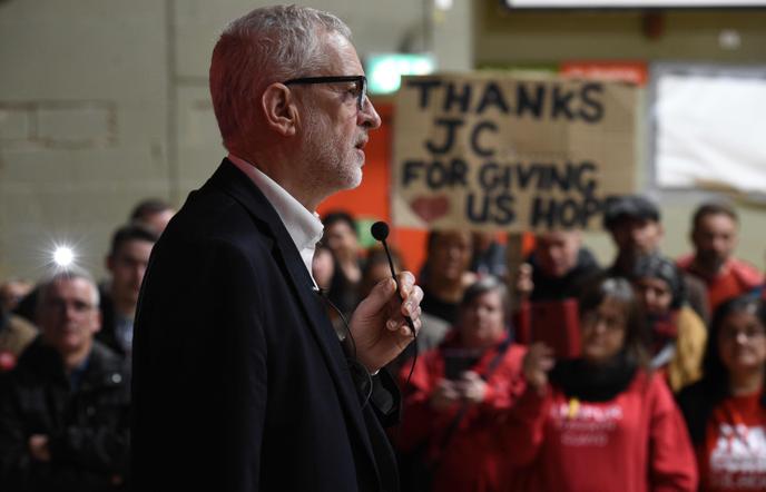Le chef de l’opposition britannique, Jeremy Corbyn, en meeting à Colwyn Bay (Pays-de-Galles), le 8 décembre 2019.