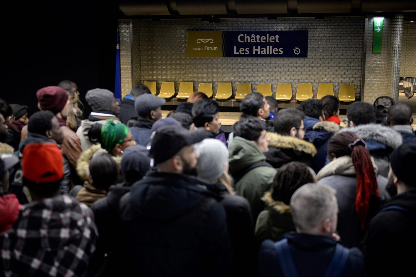 Une Panne Sur Le Réseau De RER A Paralysé Paris Pendant Plusieurs Heures