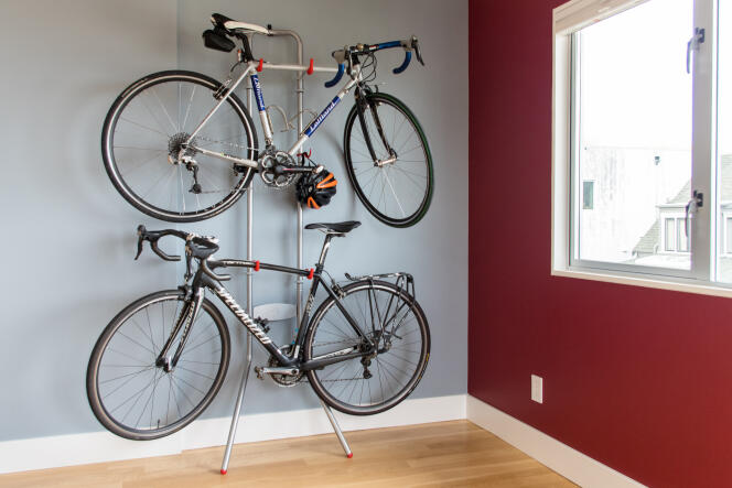Si vous placez deux vélos sur la structure, mieux vaut les installer dans des sens opposés.