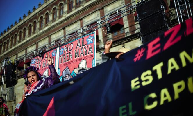 Des sympathisants de l’Armée zapatiste de libération nationale, lors d’une manifestation contre le « Tren Maya », à Mexico, le 25 janvier.