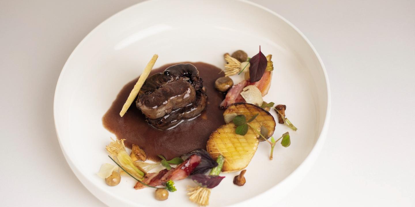 La matelote ­d’anguille au vin rouge la recette de Bruno de Monte