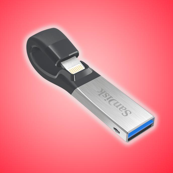 This iXpand memory connects directly to an iPad or iPhone (45 euros).