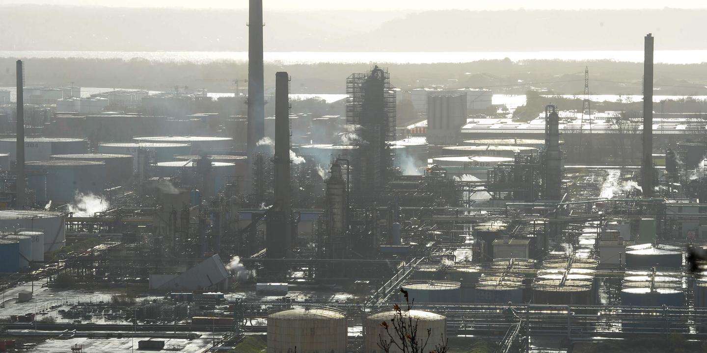 Total refinery affected by fire had just heard of several incidents