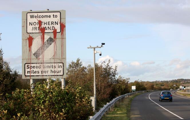 A la frontière entre la République d’Irlande et l’Irlande du Nord britannique, près de Dundalk, en octobre.