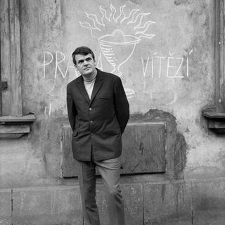 Comme des gar?ons milan deals kundera