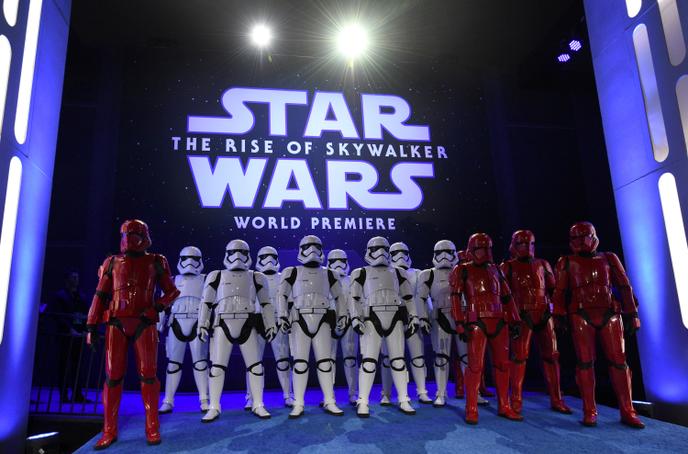 Stormtroopers pose at the world premiere of