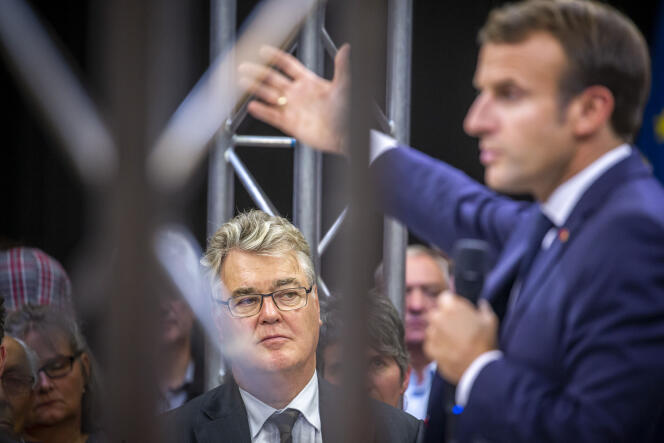 Jean-Paul Delevoye et Emmanuel Macron, président de la république participent à un débat sur le thème des retraites à Rodez, jeudi 3 octobre 2019
