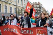 Défilé du personnel hospitalier lors de la manifestation contre la réforme des retraites, à Marseille, le 17 décembre 2019.