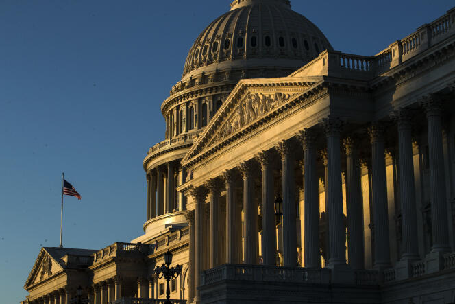 Le Capitole, à Washington, à quelques heures d’un vote historique qui doit voir passer la procédure de destitution d’un bout à l’autre du bâtiment qui abrite les deux chambres du Congrès américain.