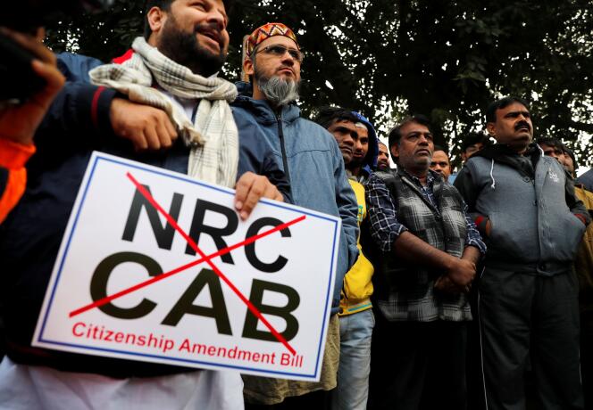 Des manifestants protestent contre une nouvelle loi sur la citoyenneté, à Delhi (Inde), le 19 décembre 2019.