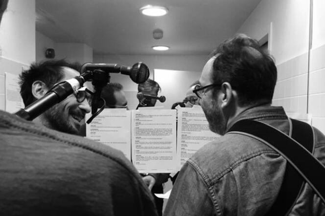 Yannick Choirat et Hervé Pierre enregistrent leur voix pour la troisième saison de « 57, rue de Varenne ».