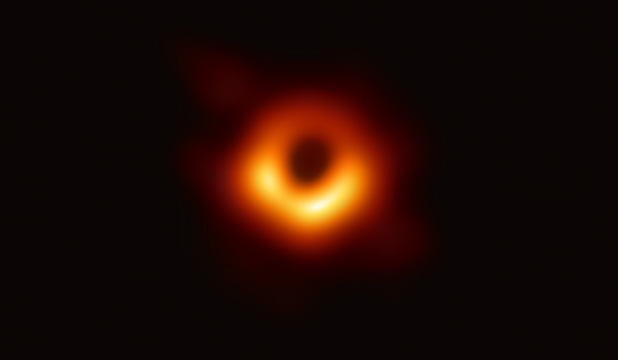 Le trou noir central de la galaxie M87.