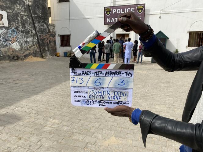 Sur le tournage de la série « Wara », en décembre 2019, à Saint-Louis, au Sénégal.