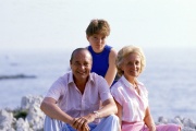 Jacques, Bernadette et Claude Chirac en juillet 1987.