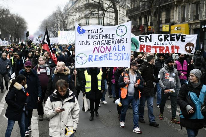 Opponents of the pension reform project carried by the Philippe government demonstrate in Paris, Friday, December 28.