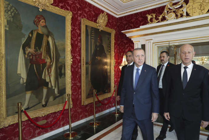 Turkish President Recep Tayyip Erdogan (left) and Tunisian President Kais Saied in Tunis on December 25.