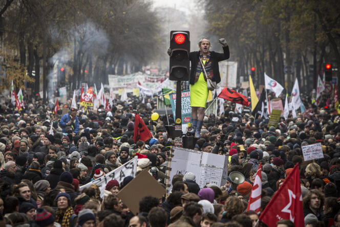 Manifestation contre la reforme des retraites, le 5 décembre, à Paris.
