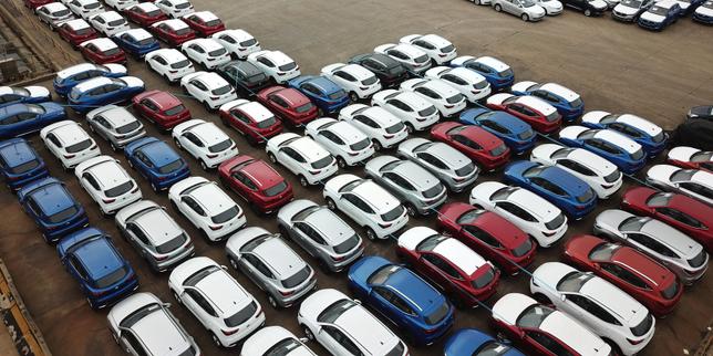 Des constructeurs automobiles chinois s'allient pour faire face à la crise