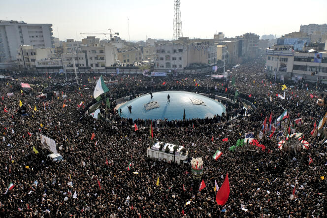 Dans la capitale iranienne, la population a offert le spectacle d’un rassemblement d’unité d’une ampleur jamais vue depuis 2009.