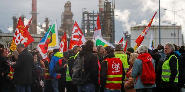 Retraites : des menaces d'arrêts de production dans les raffineries