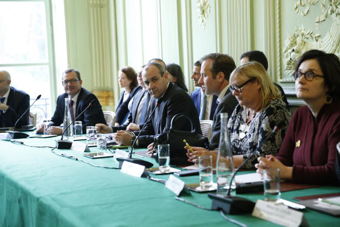 Le secrétaire général de la CFDT, Laurent Berger, à la réunion de concertation avec les organisations syndicales, à Paris, le 7 janvier.